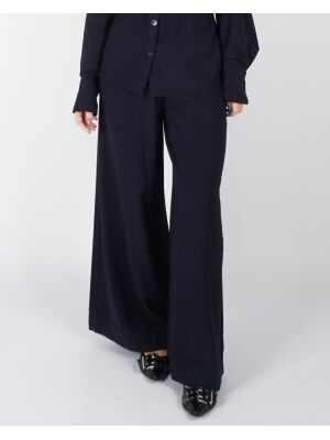 HARPER & YVE HARPER & YVE }