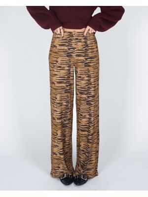 HARPER & YVE HARPER & YVE }